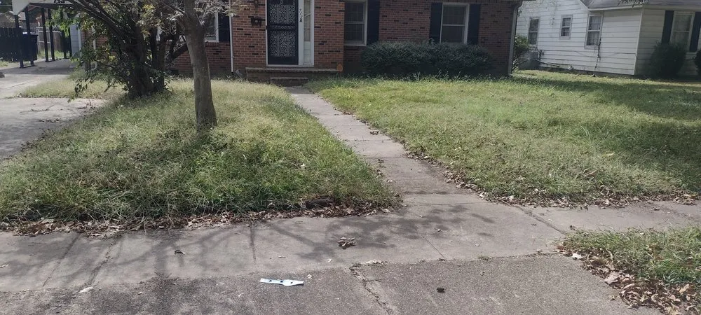 Custom garden landscaping in Blytheville, AR by Beast Mowers