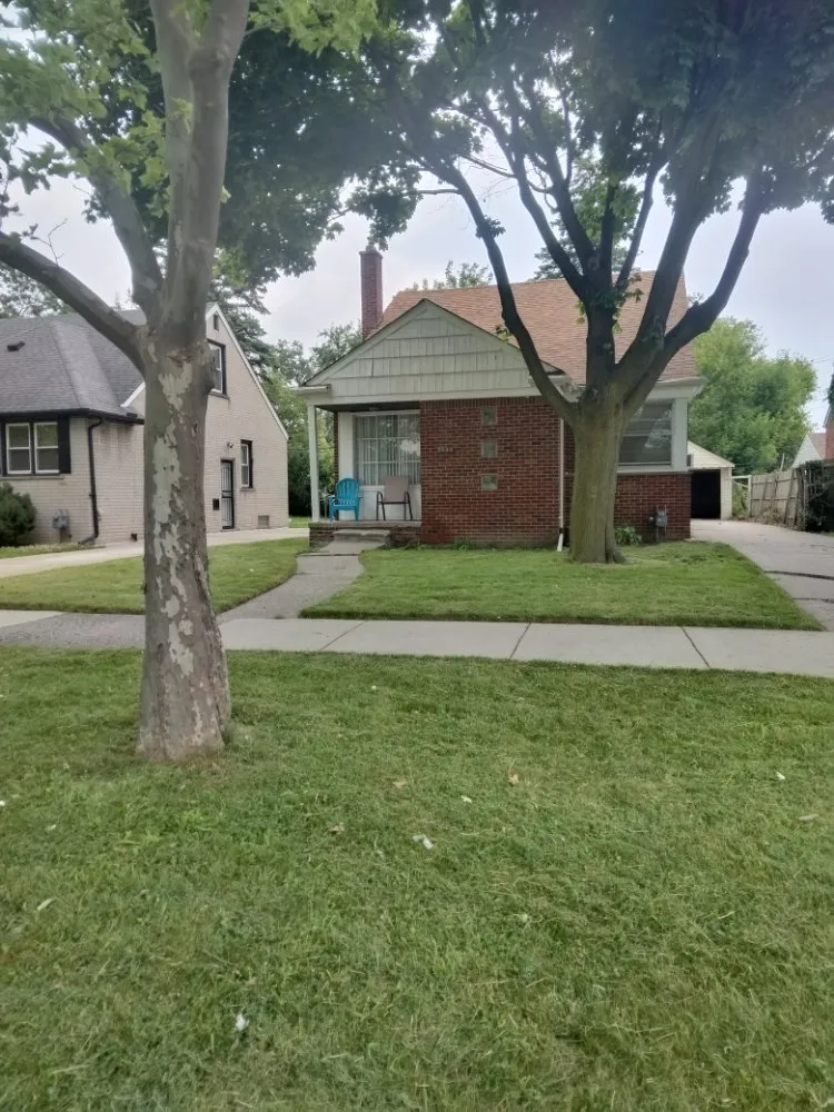 Professional yard maintenance in Detroit, MI - Beauchamps Landscaping