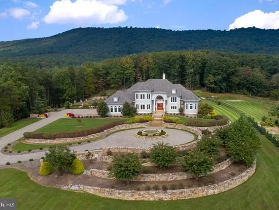 Local landscaping services experts serving Woodstock, VA - Beaune Brothers Landscaping