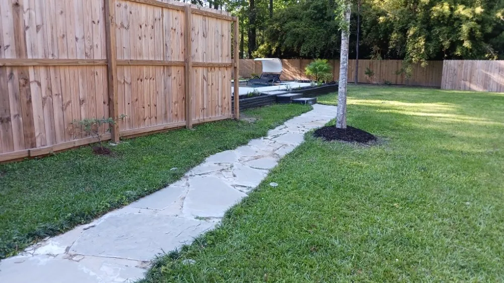 Local yard maintenance experts serving Mandeville, LA - Beautification By Tammy