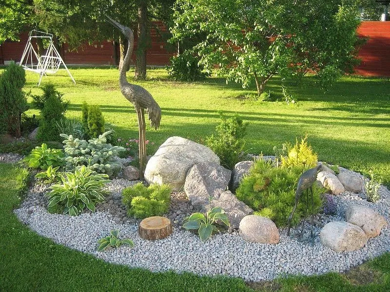 Expert yard cleanup service for beautiful yards in ROCK ISLAND, IL by Beautiful Creations Landscaping