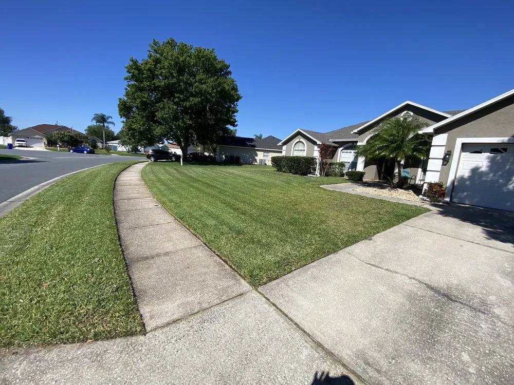 Top-rated lawn mowing service in St. Cloud, FL - Beautiful Garden & Lawn