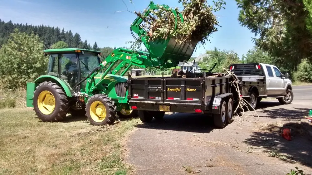 Custom yard maintenance for year-round maintenance across Eugene, OR - Beautiful House Lawn Care