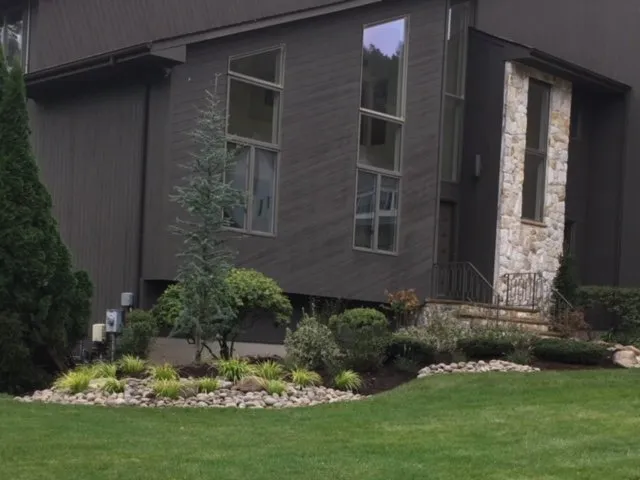Local lawn care service experts serving Closter, NJ - Beautiful Outdoors