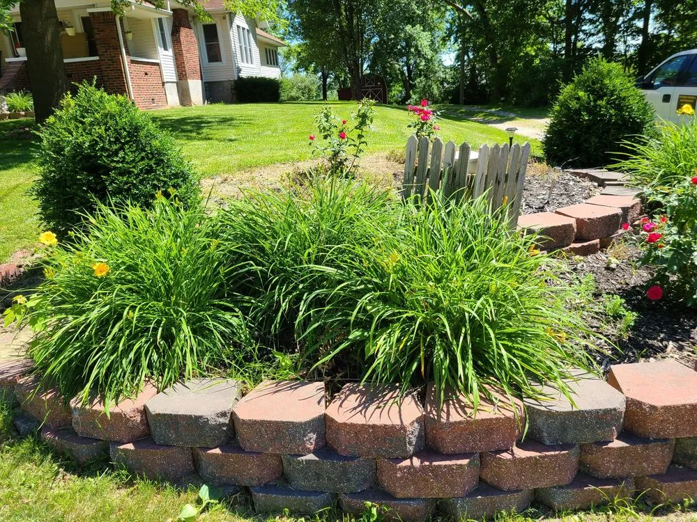 Reliable lawn care service with custom design in Bethany, MO by Beautiful Yards Landscaping