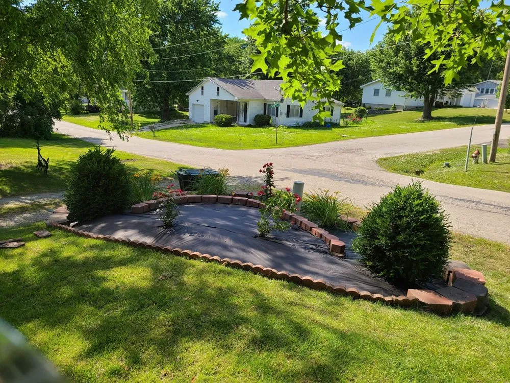 Affordable yard cleanup service for homes across Bethany, MO - Beautiful Yards Landscaping