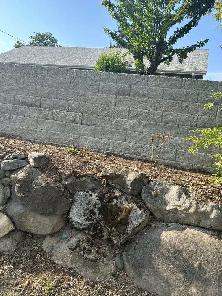 Custom lawn mowing service experts serving Tukwila, WA - Beauty Garden Services