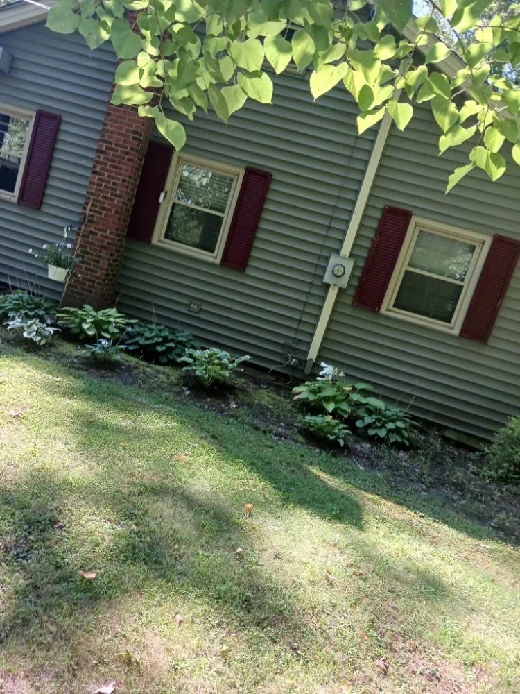 Custom garden landscaping experts serving Lorain, OH - Beauty Landscape and Flower Design