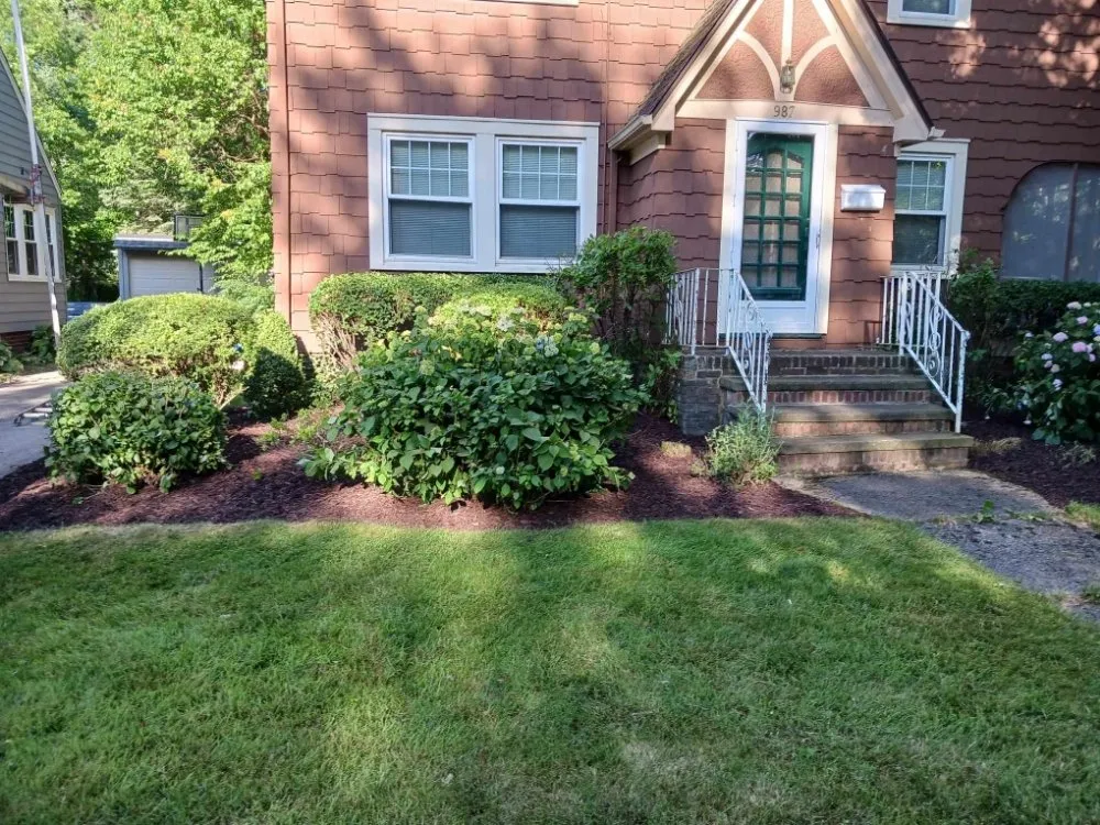 Reliable yard maintenance experts serving Lorain, OH - Beauty Landscape and Flower Design