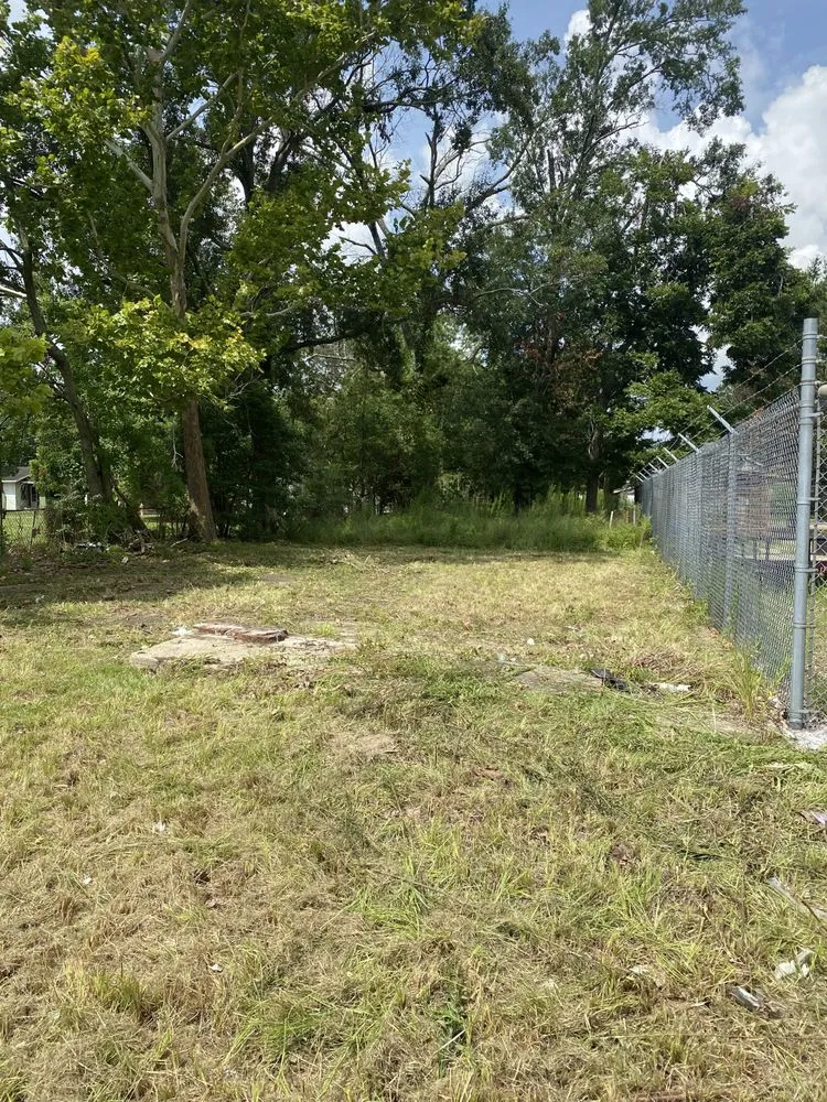 Affordable residential landscaping in Baton Rouge, LA by Beauxque of Baton Rouge