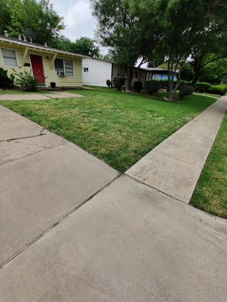 Custom residential landscaping experts serving Dallas, TX - Beavers Lawn Service