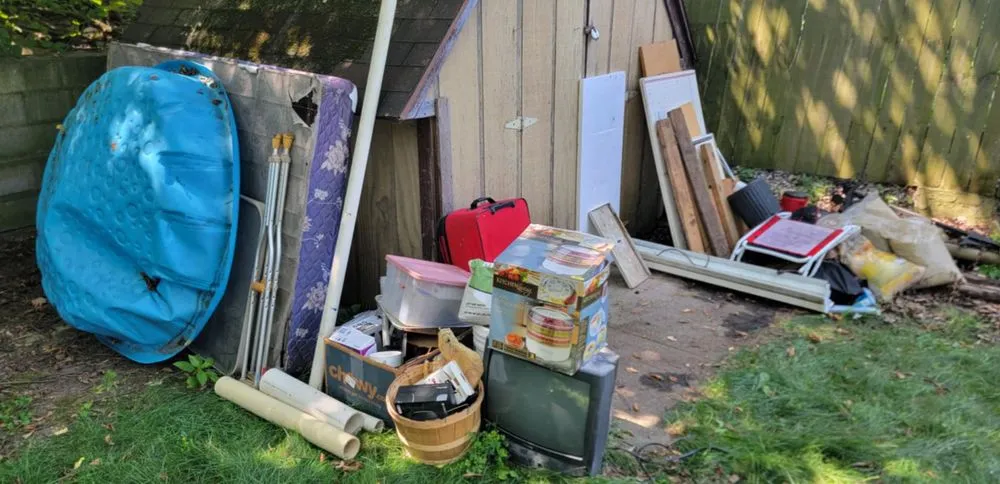 Custom residential landscaping experts serving Wyoming, MI - Bebo's Pick-Up