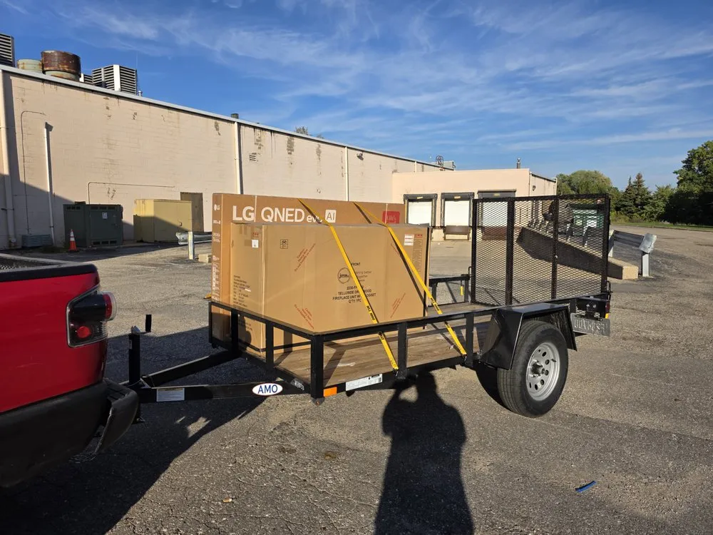 Expert yard maintenance for residential properties in Wyoming, MI by Bebo's Pick-Up