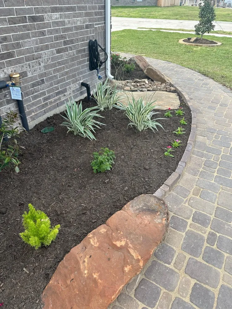 Custom landscaping services in Dickinson, TX by Beck Landscaping
