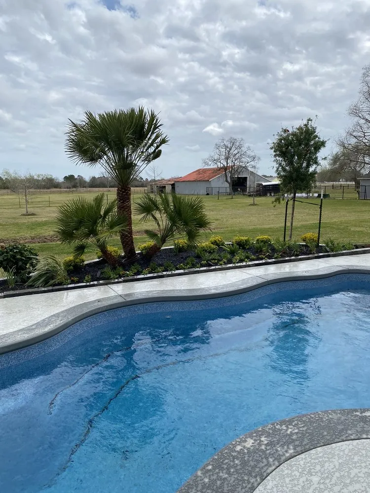 Local yard cleanup service in Dickinson, TX - Beck Landscaping