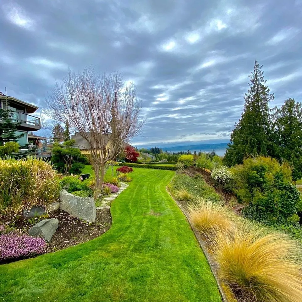 Professional yard cleanup service experts serving Lake Stevens, WA - Becker Landscaping & Services