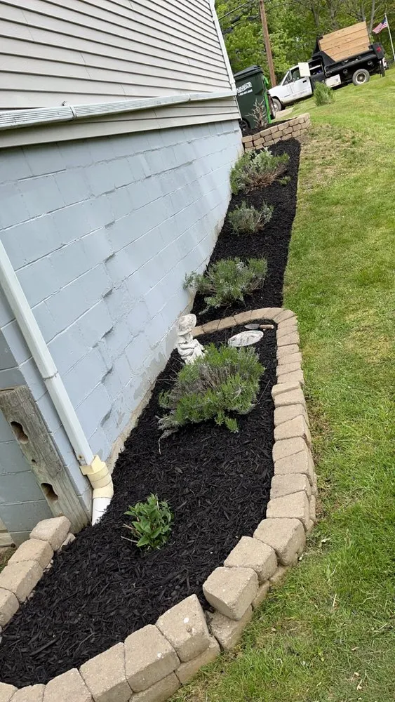 Affordable garden landscaping for beautiful yards across Stow, OH - Beckit’s Tree & Lawn