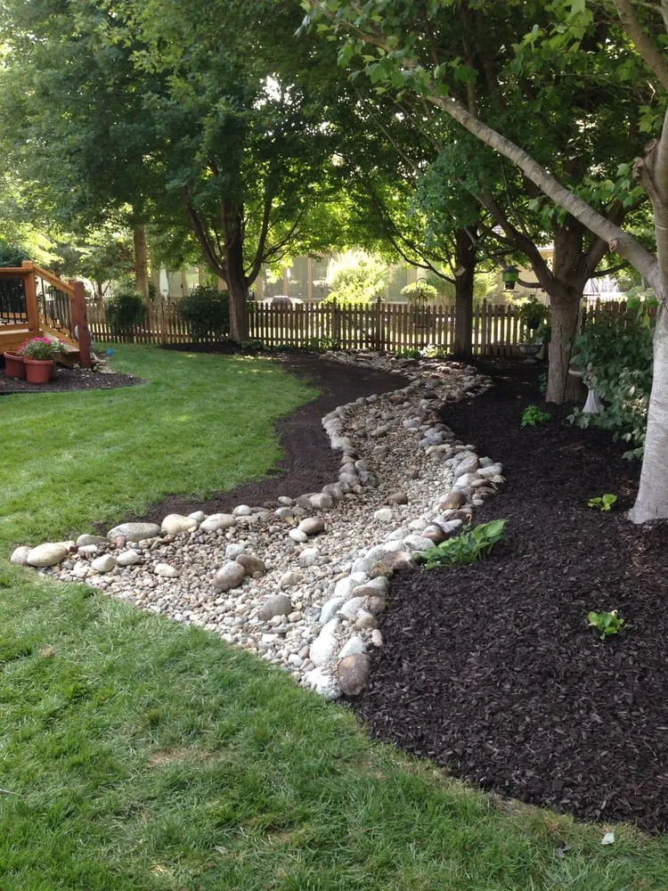 Affordable outdoor landscaping experts serving Shawnee, KS - Becks Lawn & Landscape