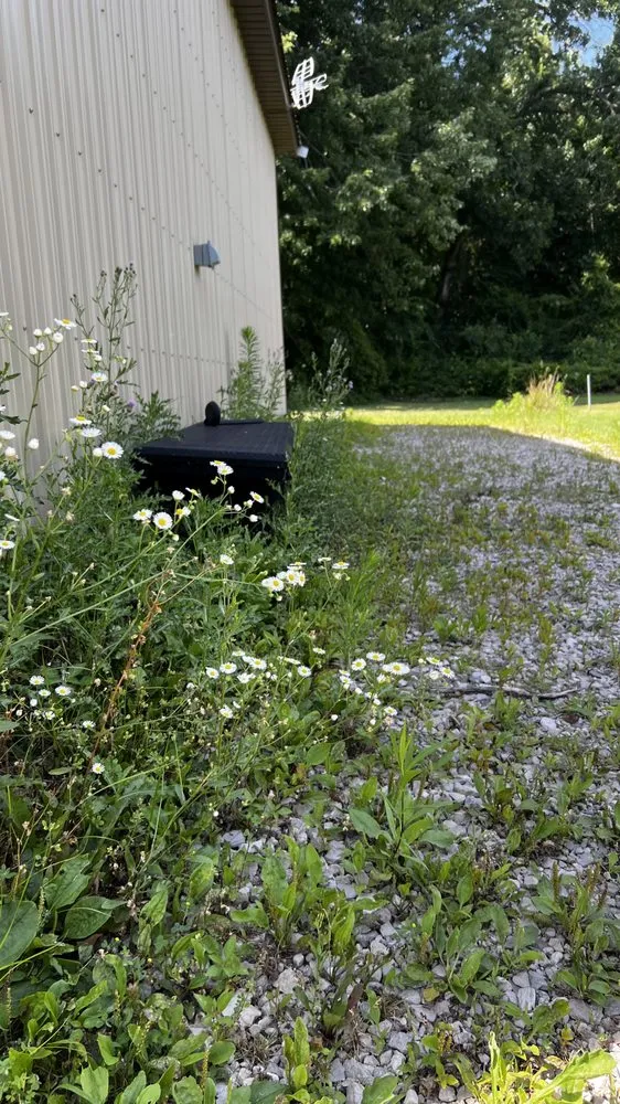 Top-rated landscaping services in Brownstown Township, MI by Becky’s Weed Pulling Service