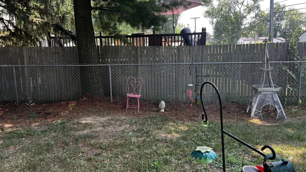 Top-rated landscape design in Brownstown Township, MI by Becky’s Weed Pulling Service