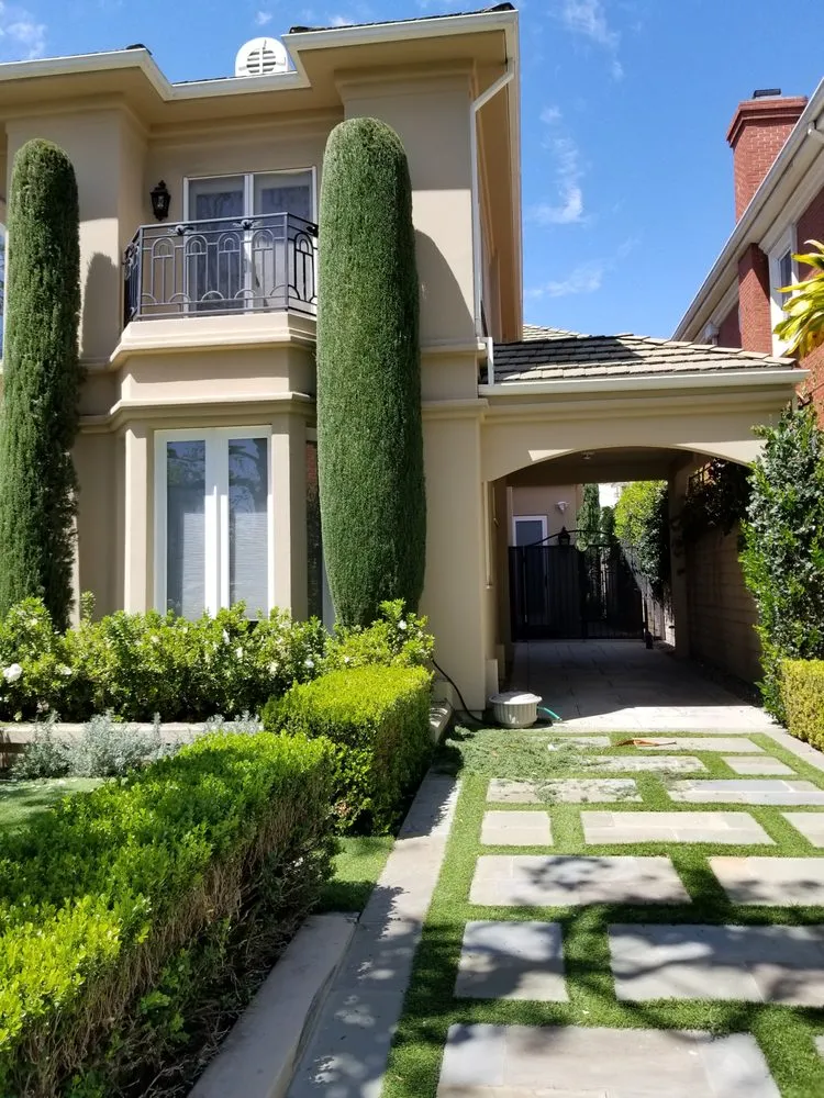 Expert lawn mowing service near you in Los Angeles, CA by Bedolla Gardening Service