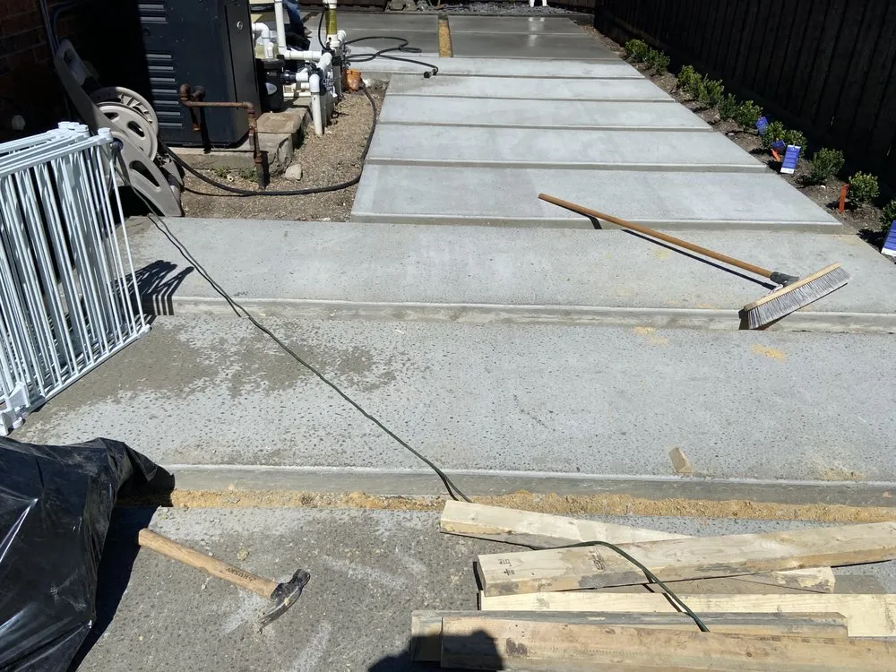 Local residential landscaping in Dallas, TX by Bee Bee Fly Landscaping