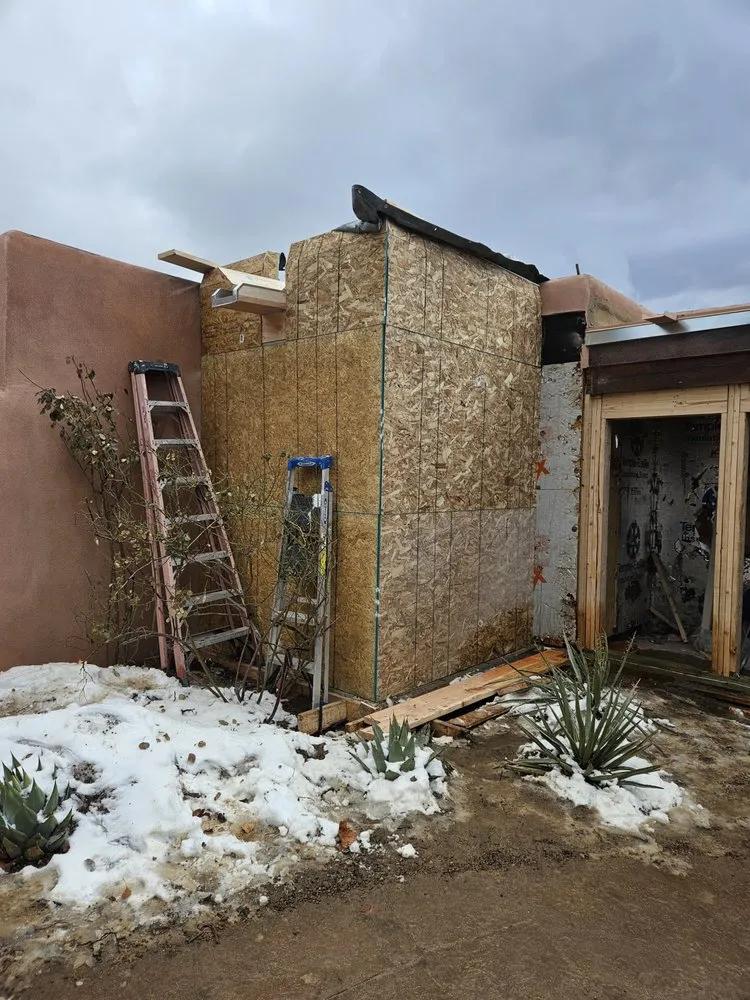 Expert yard cleanup service for residential properties in Santa Fe, NM by Bee Creek Builders