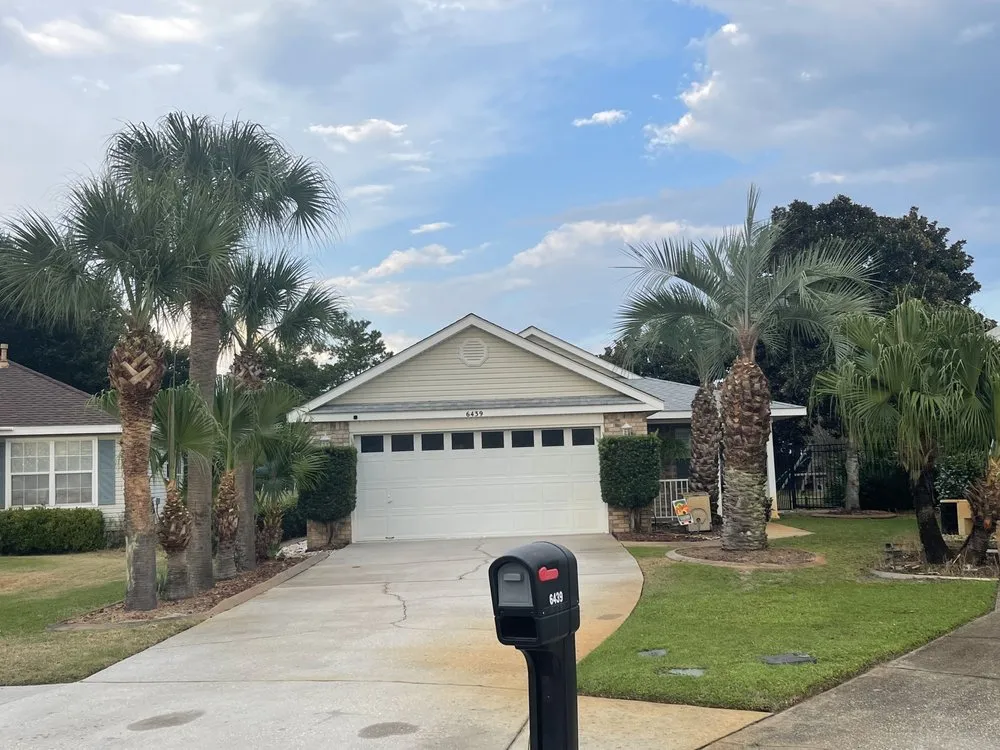 Reliable landscaping services with custom design in Gulf Breeze, FL by Bee Green Landscaping LLC