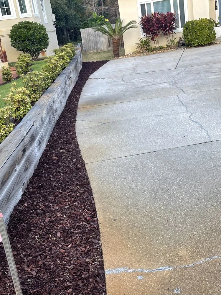 Reliable yard maintenance for homes in Gulf Breeze, FL by Bee Green Landscaping LLC