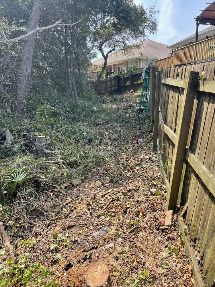 Reliable landscape design in Gulf Breeze, FL by Bee Green Landscaping LLC