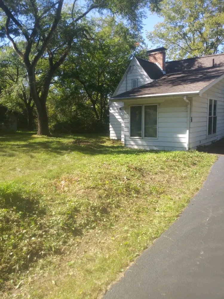 Expert landscaping services experts serving Dixon, IL - Bee There Lawncare