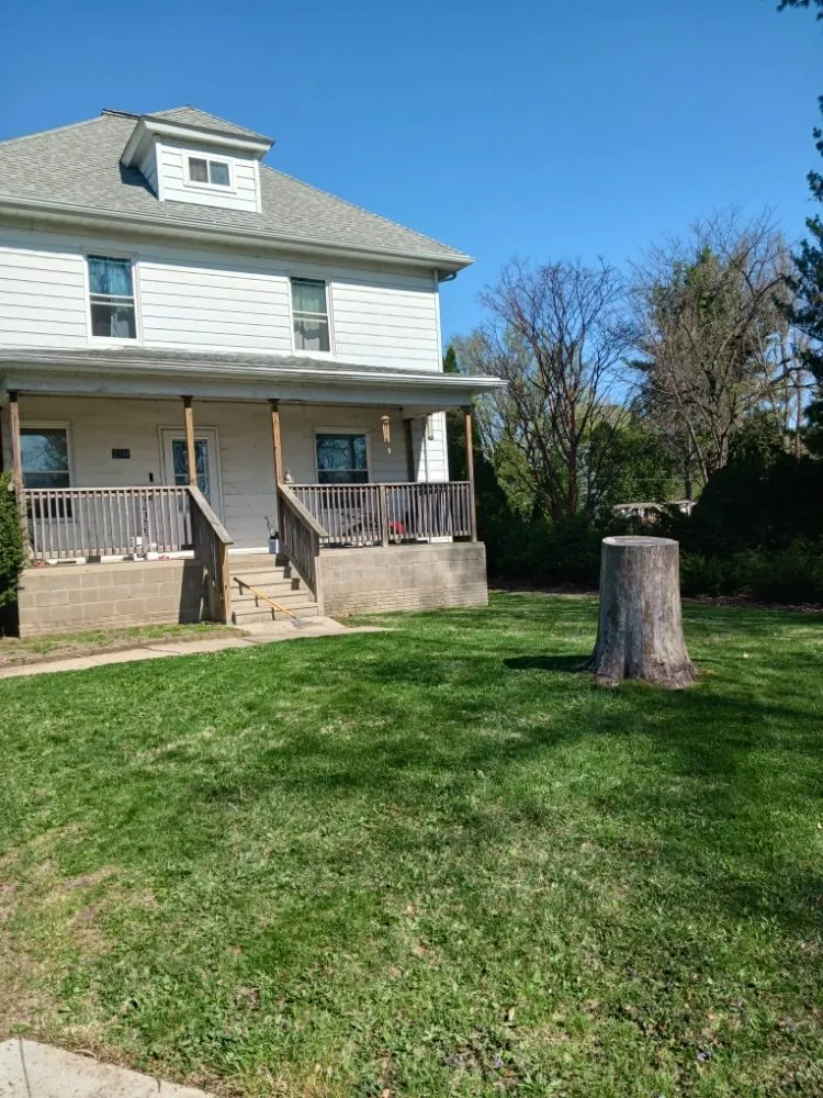 Local residential landscaping in Dixon, IL by Bee There Lawncare