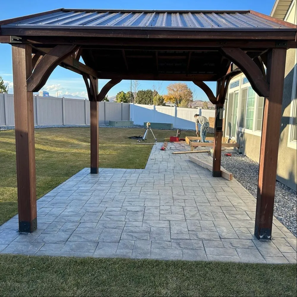 Professional landscape installation for beautiful yards in Cedar Hills, UT by Beehive Greenscapes