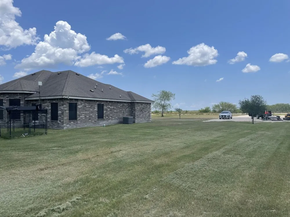 Local lawn mowing service experts serving Alice, TX - Bee’s Lawn Care