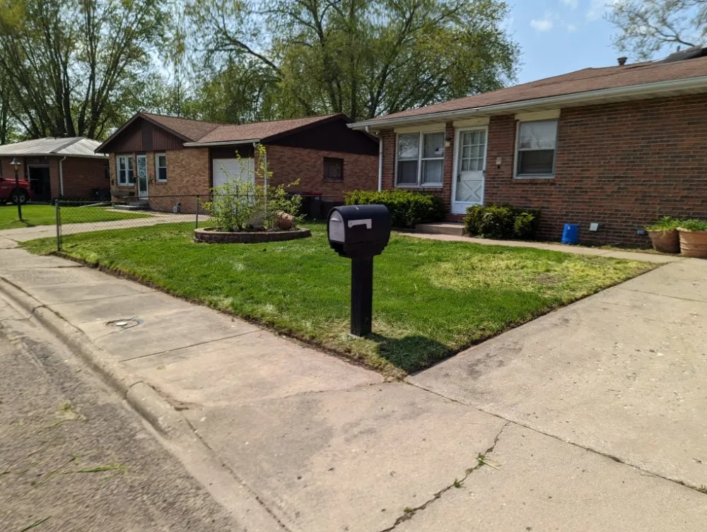 Top-rated outdoor landscaping experts serving Pekin, IL - Behrlawn Mowing & Yardwork