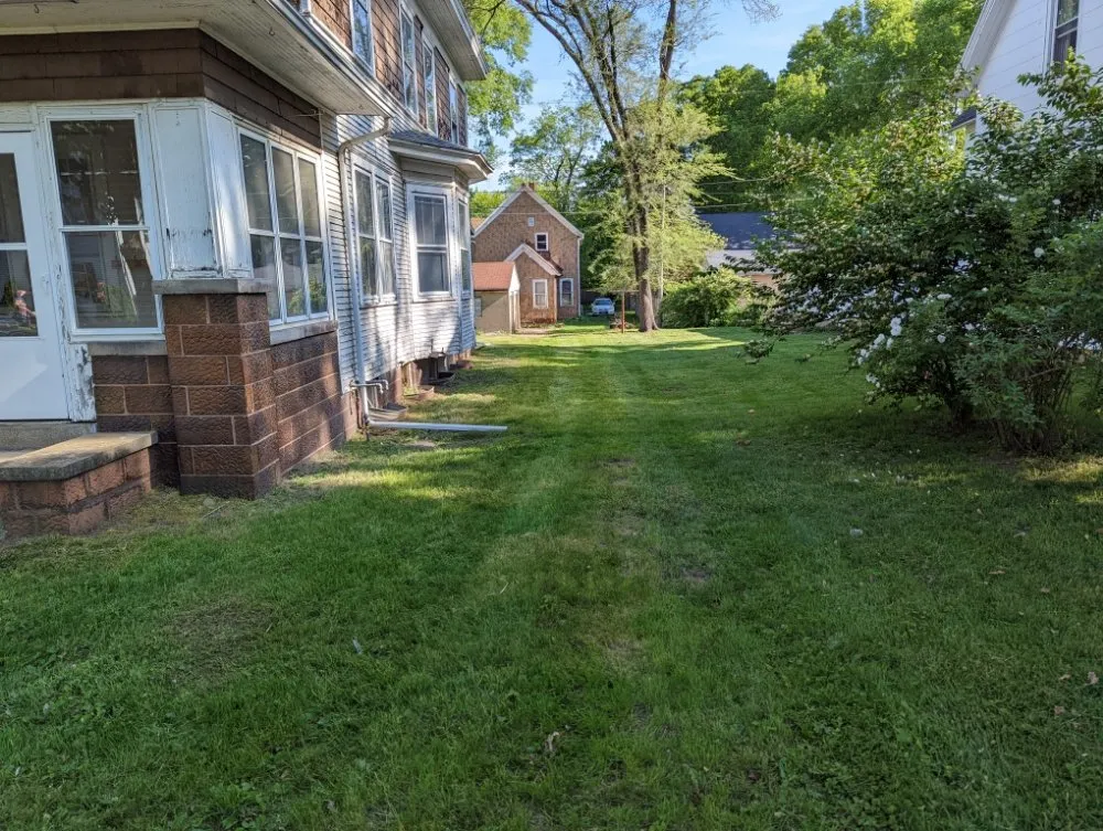 Top-rated lawn mowing service for homes in Pekin, IL by Behrlawn Mowing & Yardwork