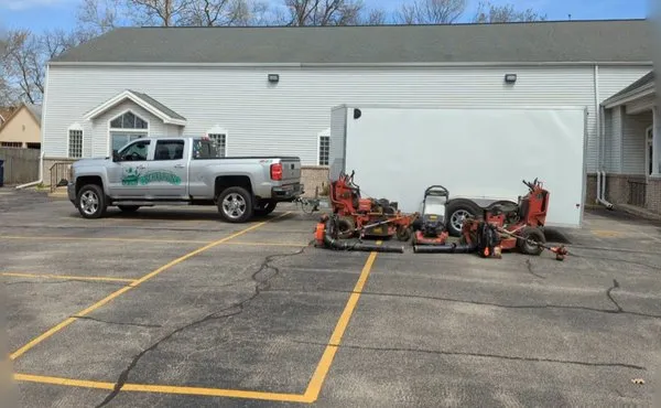 Behrlawn Mowing & Yardwork Logo