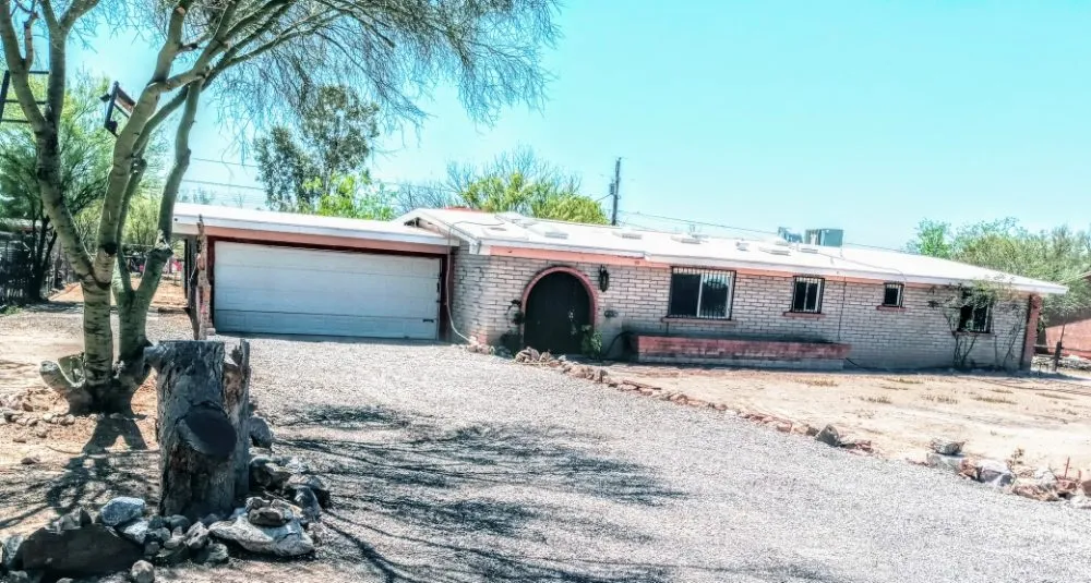 Professional yard maintenance in Tucson, AZ - Bel Air Trash Haulers