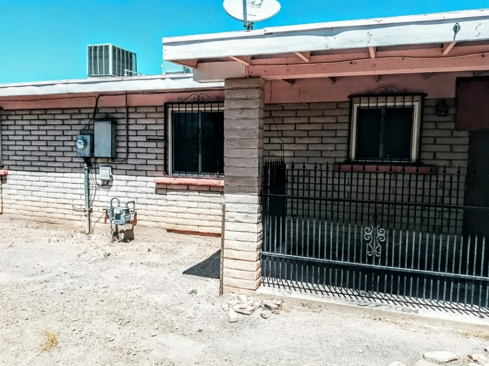 Professional yard cleanup service experts serving Tucson, AZ - Bel Air Trash Haulers