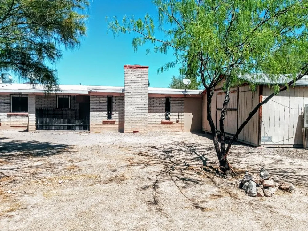 Expert landscaping services experts serving Tucson, AZ - Bel Air Trash Haulers