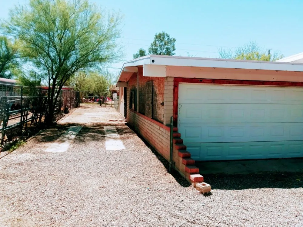 Expert residential landscaping for homes in Tucson, AZ by Bel Air Trash Haulers