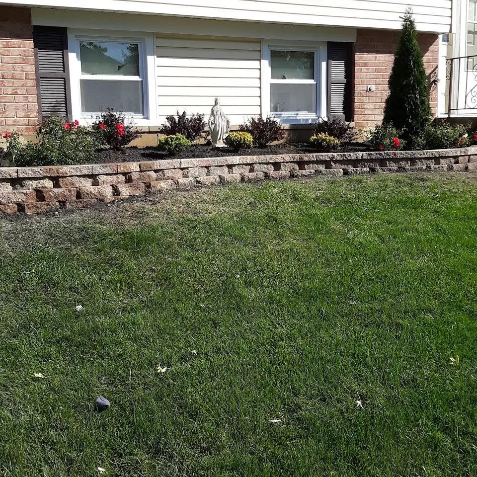 Expert lawn mowing service in Oak Forest, IL by Bell Pro Lawn & Garden