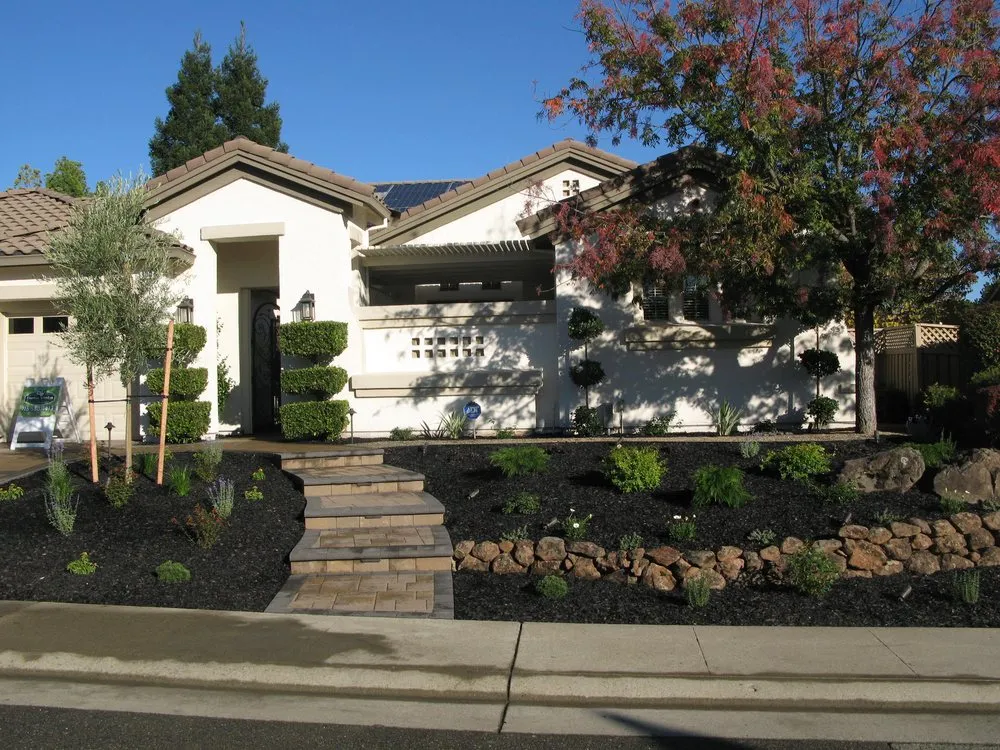 Top-rated yard cleanup service in Loomis, CA - Bella Vista Artificial Grass & Landscaping