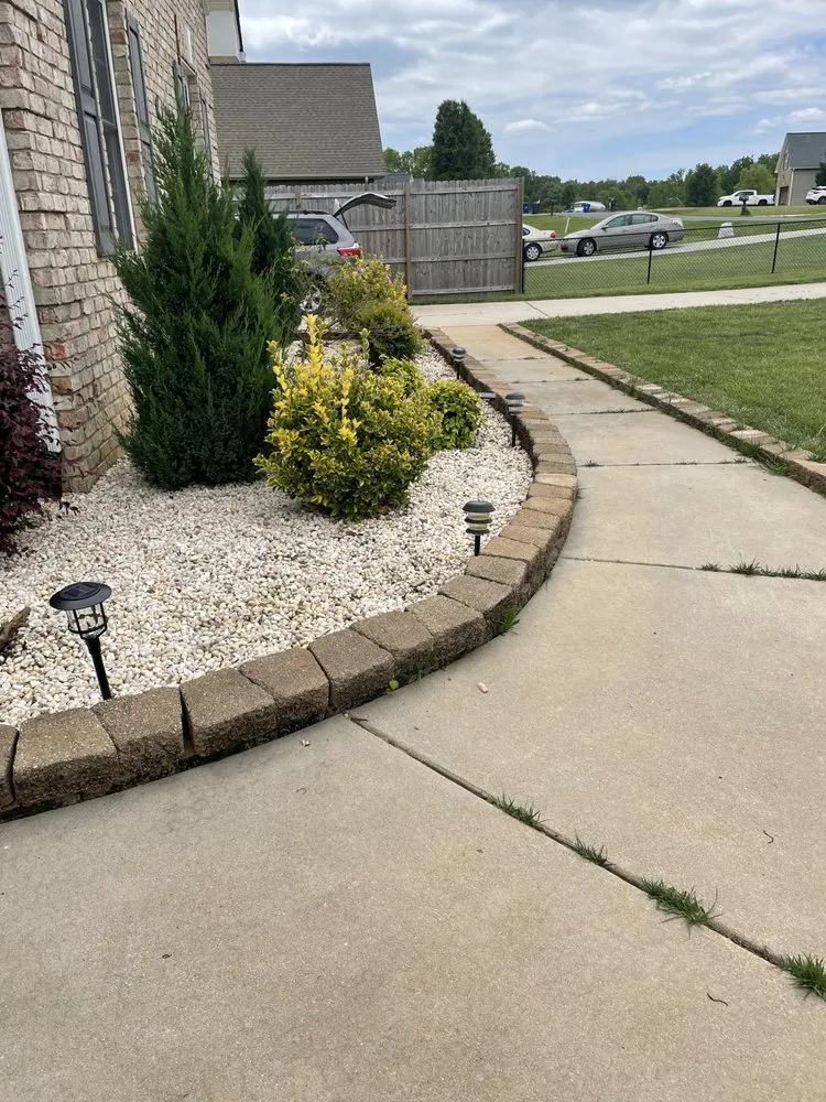 Expert landscape installation experts serving Randleman, NC - Bella Vista Landscape