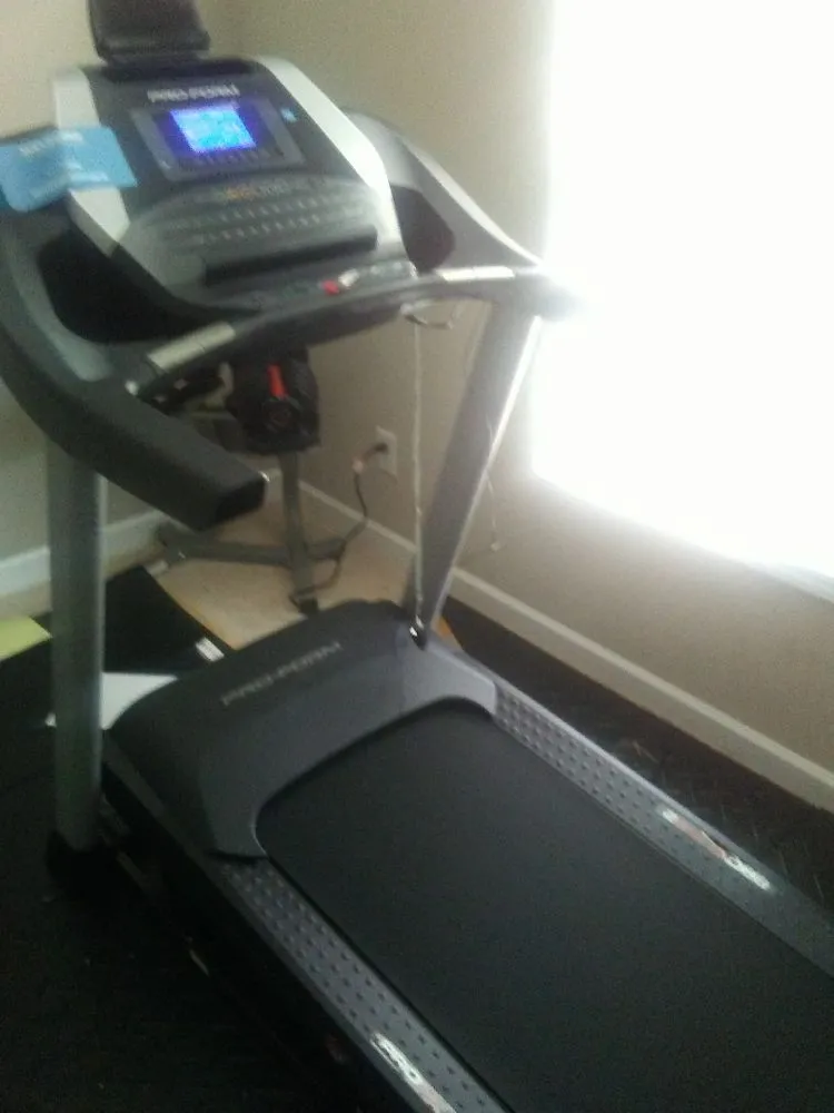 Top-rated lawn care service in Shallotte, NC by Bellamy Small Services