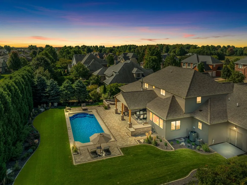 Expert outdoor landscaping experts serving Bloomington, IL - Bellas Landscaping