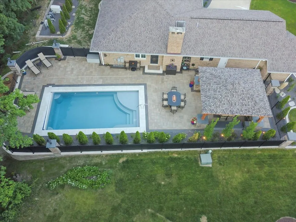 Top-rated residential landscaping for year-round maintenance in Bloomington, IL by Bellas Landscaping