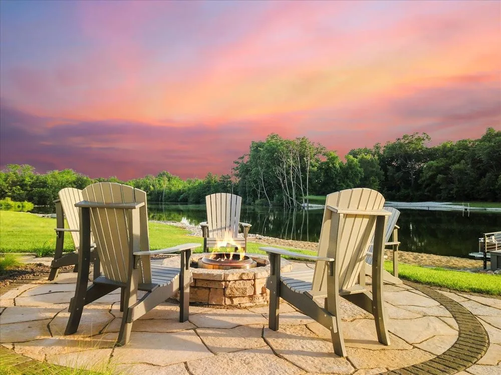 Trusted outdoor landscaping experts serving Bloomington, IL - Bellas Landscaping