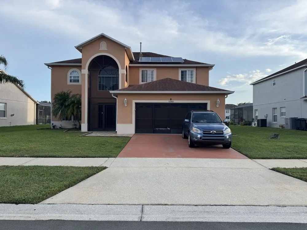 Reliable lawn mowing service experts serving Orlando, FL - Bella’s Vision Services