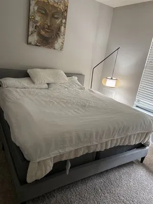 Belles Cleaners Logo